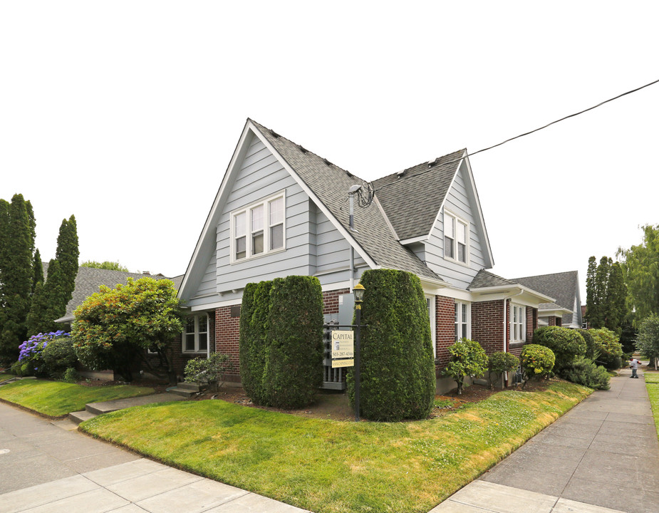 Burrell Court in Portland, OR - Foto de edificio