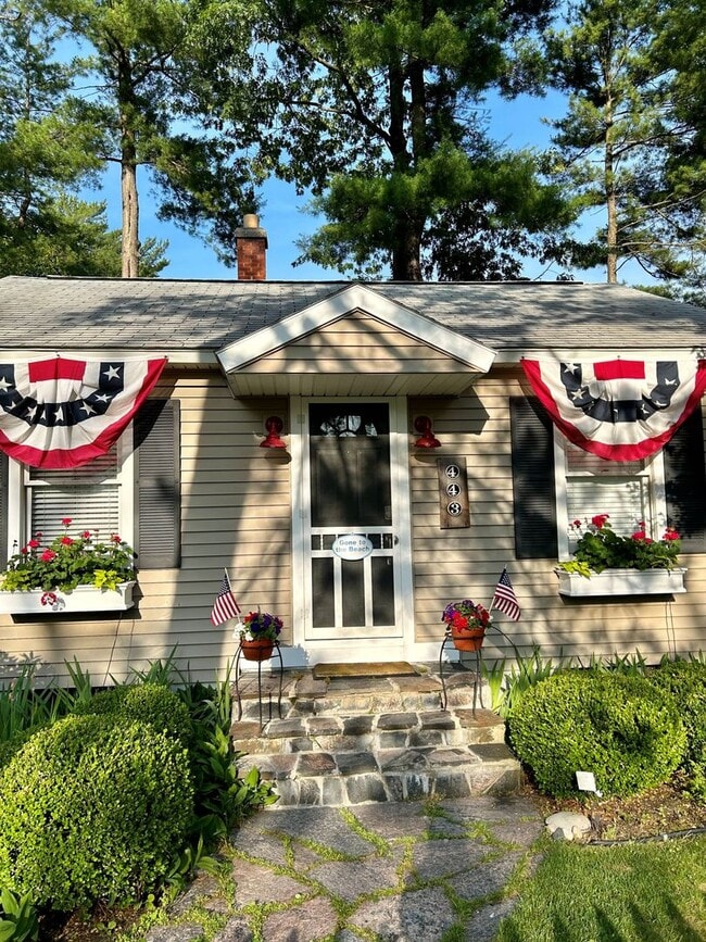 443 Wenonah St in Traverse City, MI - Building Photo - Building Photo