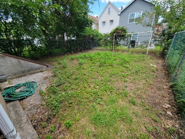 11 Cutler St in Clifton, NJ - Building Photo - Building Photo