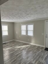 601 Echo Rd in Vestal, NY - Foto de edificio - Building Photo