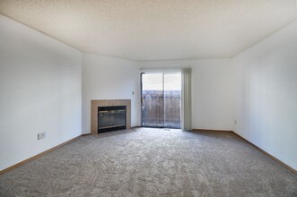 4310 Hawks Lookout Ln in Colorado Springs, CO - Foto de edificio - Building Photo