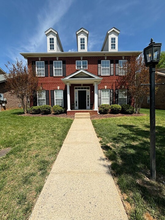 5260 New John Hagar Rd in Nashville, TN - Foto de edificio