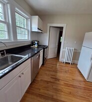 31 Chester Rd, Unit 2 in Belmont, MA - Building Photo