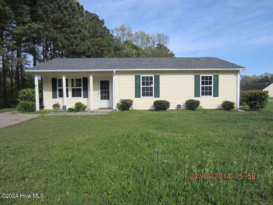 1780 Peartree Rd in Elizabeth City, NC - Building Photo