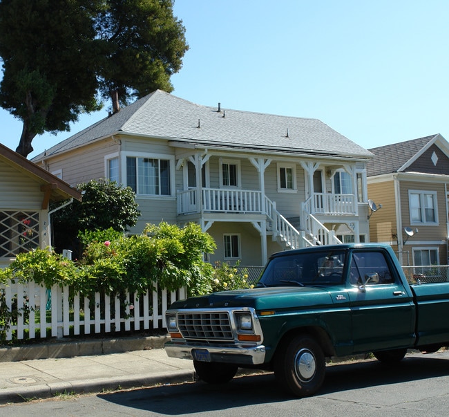 222-228 Illinois St in Vallejo, CA - Foto de edificio - Building Photo
