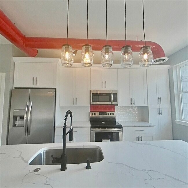 15 Oak St in Needham, MA - Building Photo - Building Photo