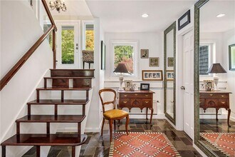 140 Connection St in Newport, RI - Building Photo - Building Photo