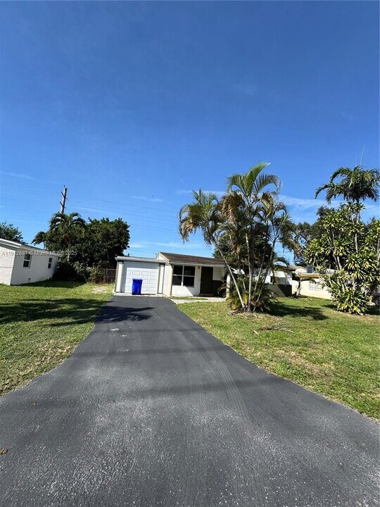 3110 N 58th Ave in Hollywood, FL - Building Photo