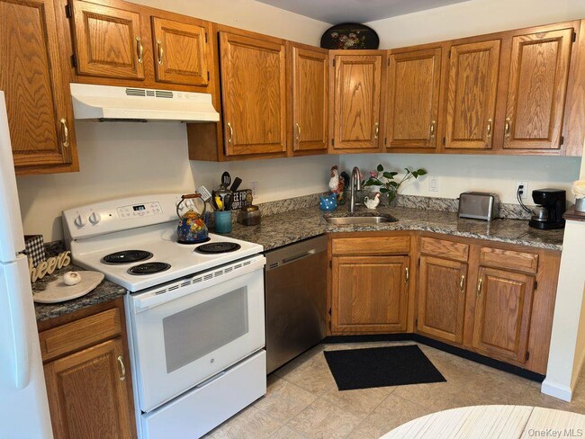 1870 Baldwin Rd in Yorktown Heights, NY - Building Photo - Building Photo