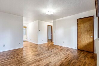 121 SE 30th Pl in Portland, OR - Building Photo - Building Photo