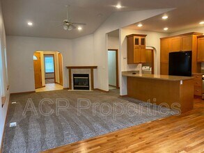 627 Darby Dr in Bellingham, WA - Building Photo - Building Photo