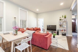 2733 N Sheffield Ave in Chicago, IL - Building Photo - Building Photo