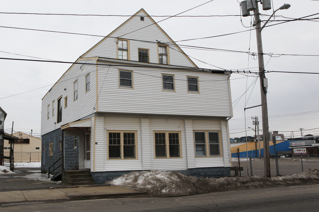 14-18 N End Blvd in Salisbury, MA - Building Photo