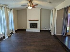 2025 Gardanne Ln in Carrollton, TX - Building Photo - Building Photo
