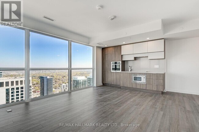39-4239 Roehampton Ave in Toronto, ON - Building Photo - Building Photo