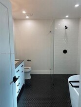 6327 SW 44th St in Miami, FL - Building Photo - Building Photo