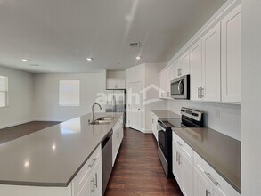 632 N Water St in Henderson, NV - Building Photo - Building Photo