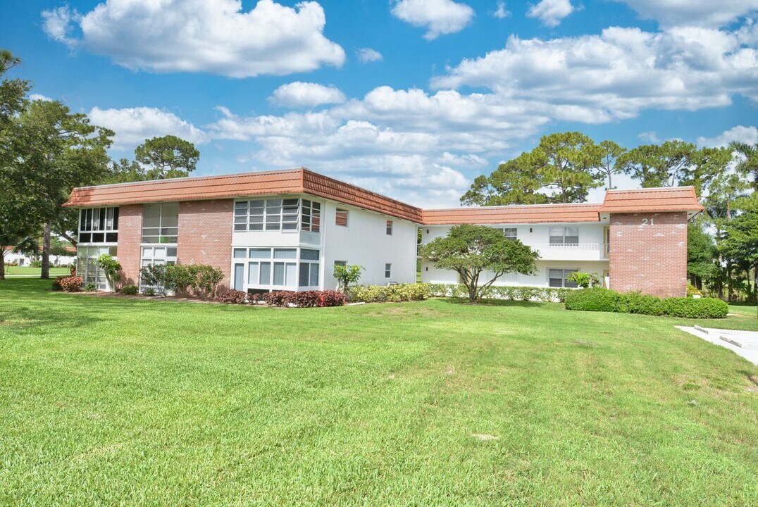1225 NW 21st St in Stuart, FL - Building Photo