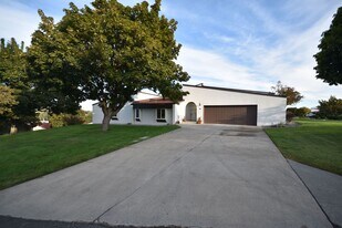 518 Fairway Dr in Richland, WA - Building Photo