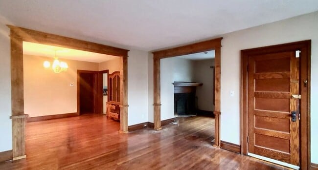 425 Bird Ave, Unit Upper Apt. in Buffalo, NY - Building Photo - Building Photo