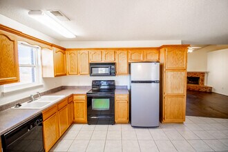 10601 Canton Ave in Lubbock, TX - Foto de edificio - Building Photo