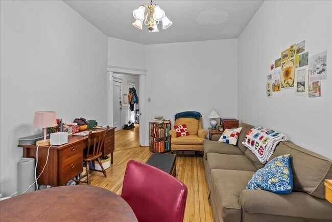 69 Quint Ave in Boston, MA - Building Photo - Building Photo