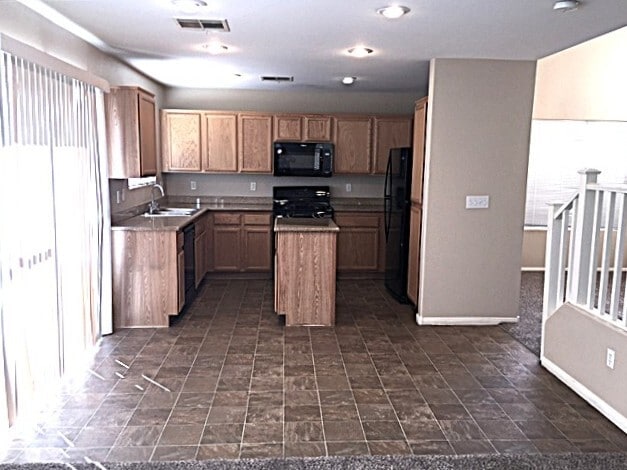 8440 Walker Gardens Pl in Las Vegas, NV - Building Photo - Building Photo