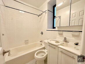 NO FEE Studio on Upper West Side! Won't St in New York, NY - Building Photo - Building Photo