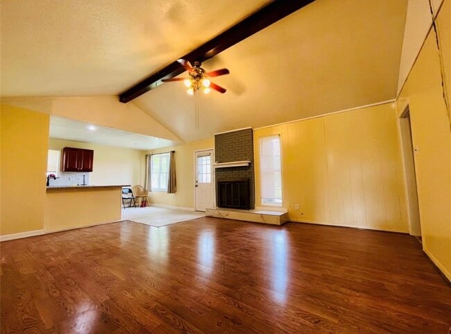 7303 Shiner Ln