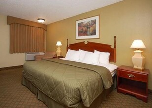 Ocotillo Apartments & Hotel in Phoenix, AZ - Foto de edificio - Building Photo