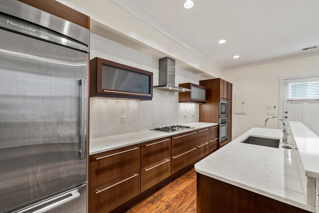 1028 W Wolfram St in Chicago, IL - Foto de edificio - Building Photo