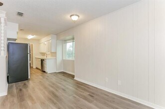 328 Bennett Cir in Desoto, TX - Building Photo - Building Photo