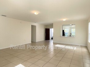 8109 Gopher Tortoise Trail in Lehigh Acres, FL - Foto de edificio - Building Photo