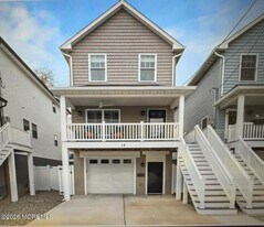 15 4th St in Highlands, NJ - Building Photo