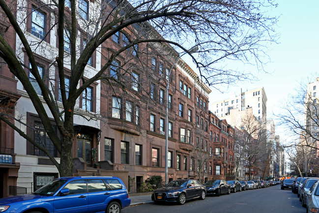 146 W 76th St in New York, NY - Building Photo - Building Photo