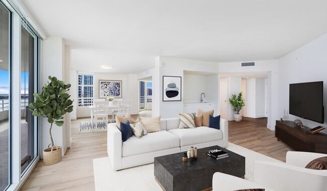 The Hamilton in Miami, FL - Building Photo - Building Photo