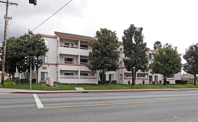 Holiday Springs Of Escondido in Escondido, CA - Building Photo - Building Photo