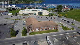5 Creswell Dr in Quinte West, ON - Building Photo