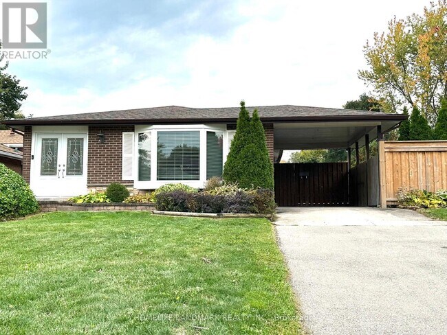 684 Cape Ave in Burlington, ON - Building Photo - Building Photo