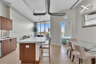 3029 NE 188th St in Aventura, FL - Building Photo