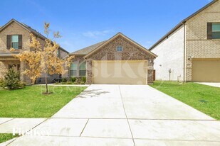 3361 Duncan Way in Corinth, TX - Building Photo