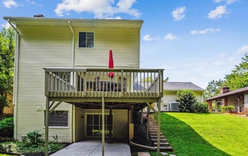 276 W Meadowland Ln in Sterling, VA - Building Photo - Building Photo