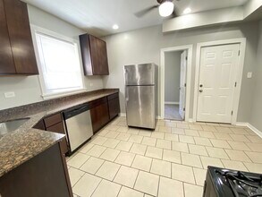 2838 N Drake Ave, Unit 1. in Chicago, IL - Building Photo - Building Photo