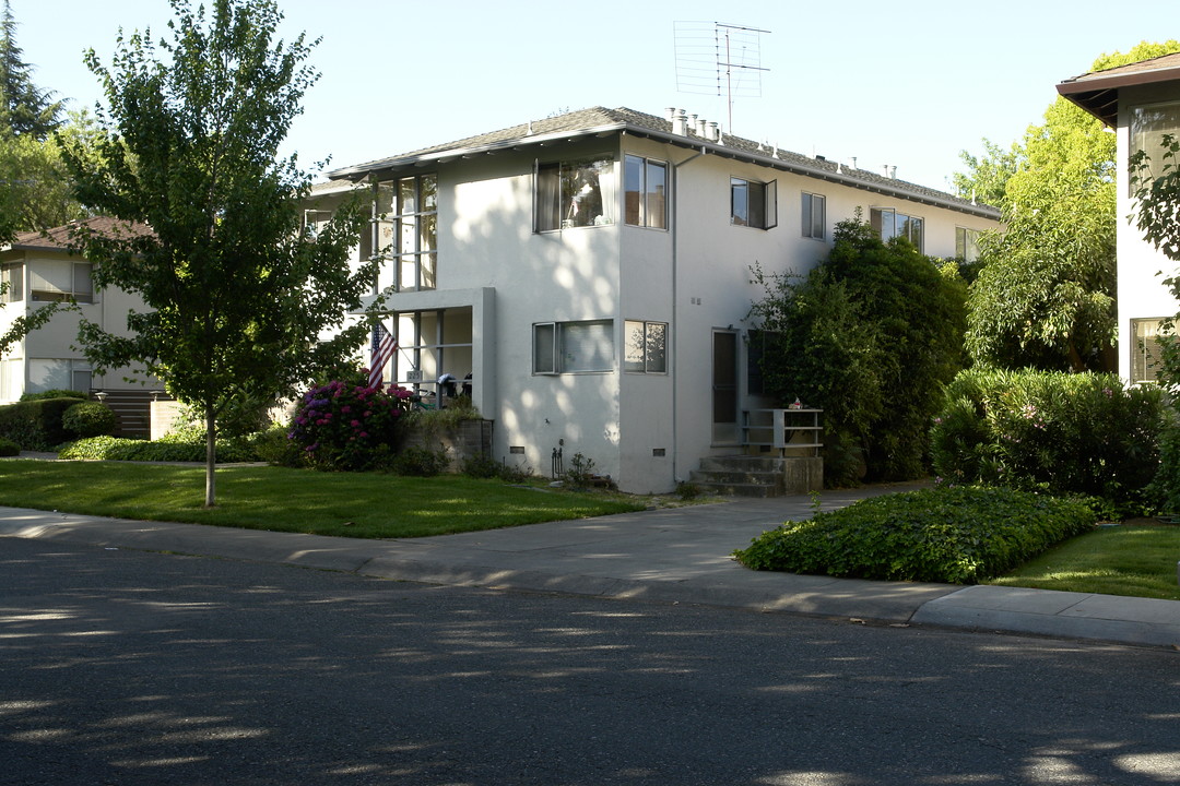 225 Waverley St in Menlo Park, CA - Building Photo