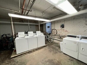 1127 W Farwell Ave in Chicago, IL - Building Photo - Building Photo