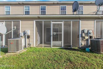 1007 Banister Loop in Jacksonville, NC - Building Photo - Building Photo