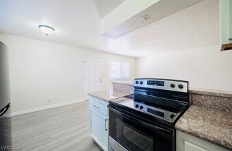 5336 Mancos Ct in Las Vegas, NV - Building Photo - Building Photo