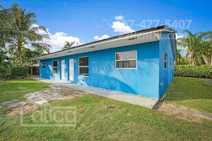 13753 Oleander Ave in Juno Beach, FL - Building Photo