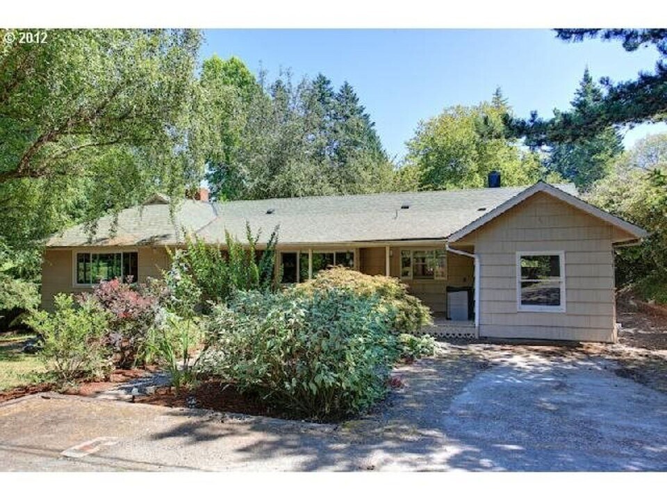 7280 SW 83rd Ave in Portland, OR - Foto de edificio