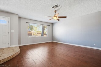 4561 Paseo El Rio Dr in Las Vegas, NV - Building Photo - Building Photo